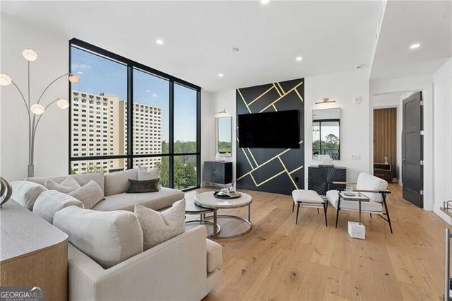 2425 Peachtree Road NE 901, Atlanta, GA 30305