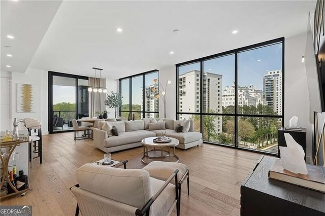 2425 Peachtree Road NE 901, Atlanta, GA 30305