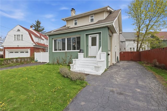 28 Mineral Springs Road, Buffalo, NY 14210