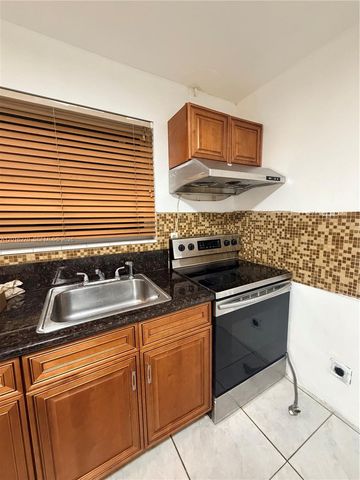 717 NE 1st St BACK, Hallandale Beach, FL 33009