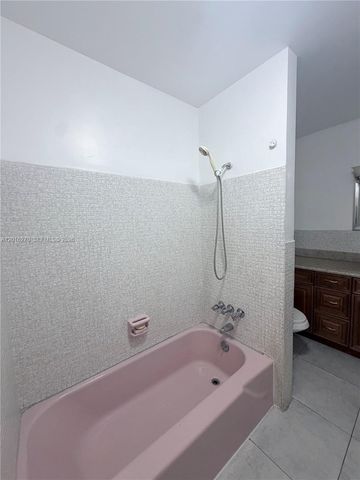 717 NE 1st St BACK, Hallandale Beach, FL 33009