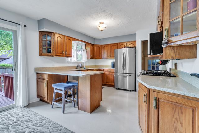 8784 W Oakwood Drive, St. John, IN 46373