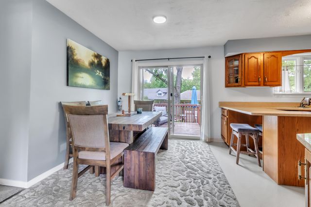 8784 W Oakwood Drive, St. John, IN 46373