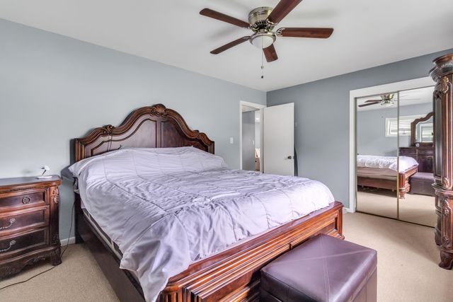 8784 W Oakwood Drive, St. John, IN 46373