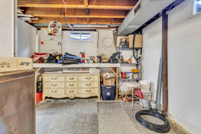 8784 W Oakwood Drive, St. John, IN 46373