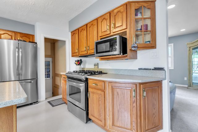 8784 W Oakwood Drive, St. John, IN 46373