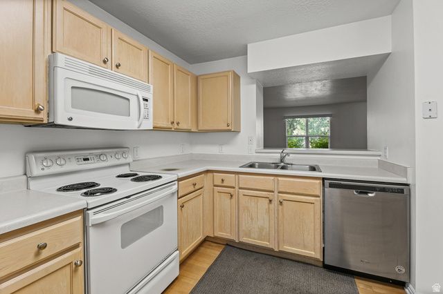 1199 DUN ROBIN CT, Salt Lake City, UT 84123