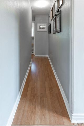 8708 S Grand Avenue, St Louis, MO 63125