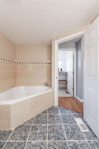 8708 S Grand Avenue, St Louis, MO 63125