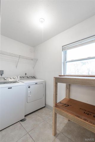 8708 S Grand Avenue, St Louis, MO 63125