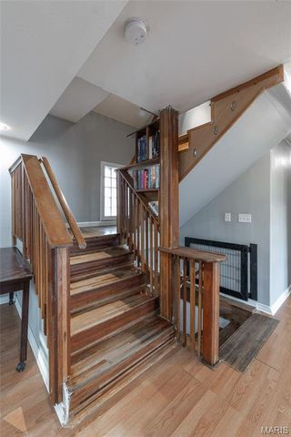 8708 S Grand Avenue, St Louis, MO 63125