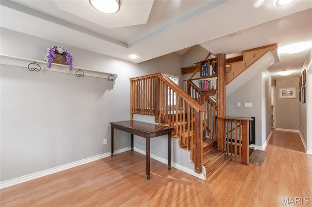 8708 S Grand Avenue, St Louis, MO 63125