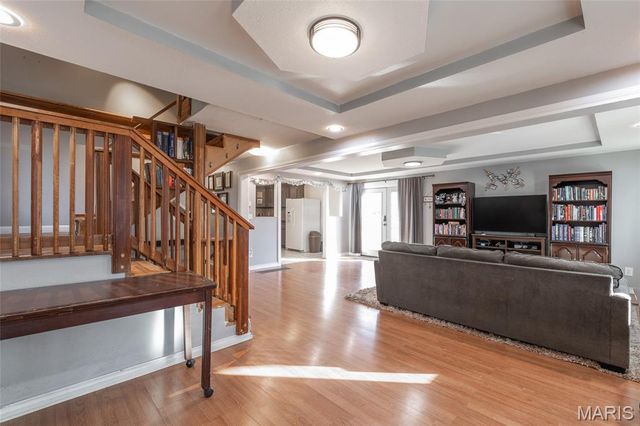 8708 S Grand Avenue, St Louis, MO 63125