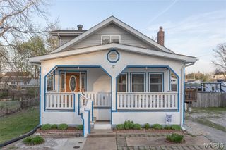 8708 S Grand Avenue, St Louis, MO 63125