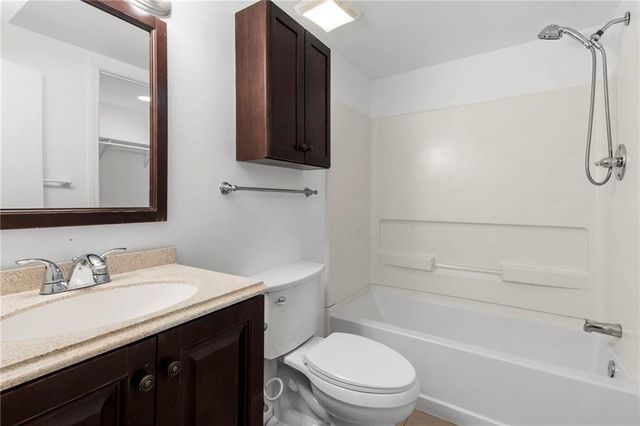 20108 E 12th Terrace S, Independence, MO 64057