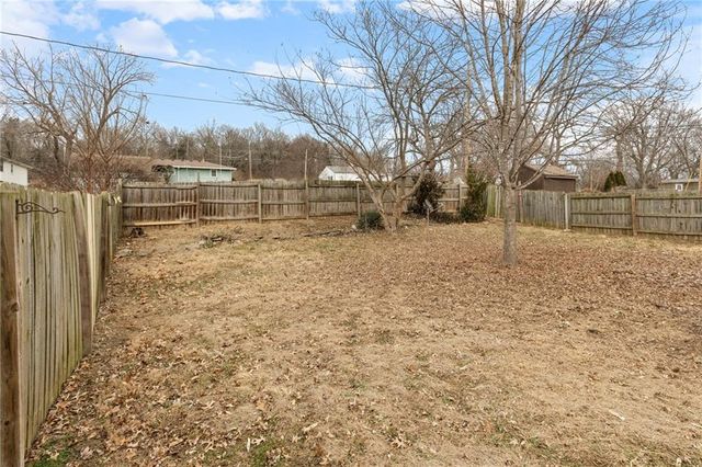 20108 E 12th Terrace S, Independence, MO 64057