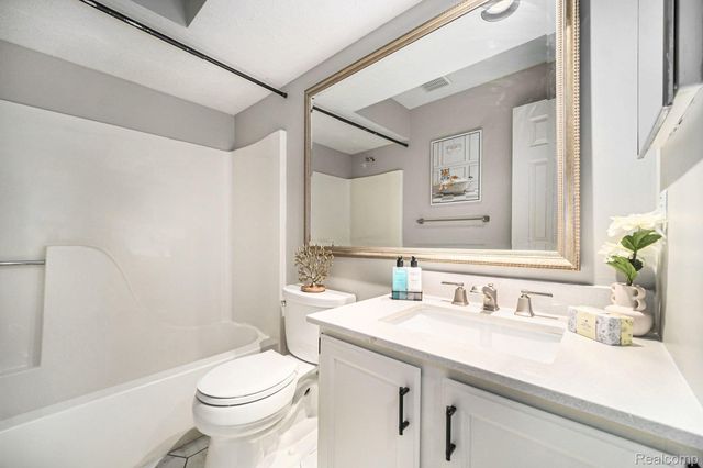 1623 LONG MEADOW TRAIL, Pittsfield Charter Township, MI 48108