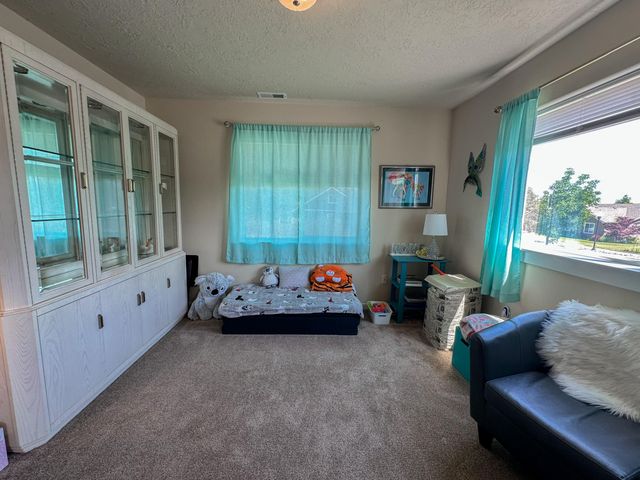 821 Quail Point Drive, Klamath Falls, OR 97601