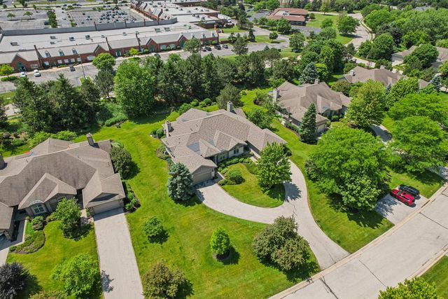 16885 Lake ROAD #A, Brookfield, WI 53005
