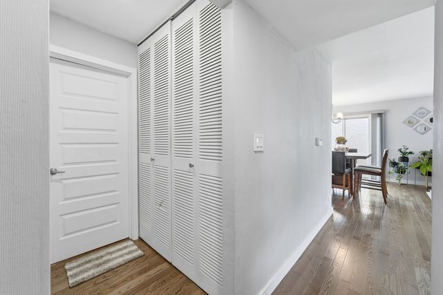 1811 Carlisle Court, Schaumburg, IL 60194