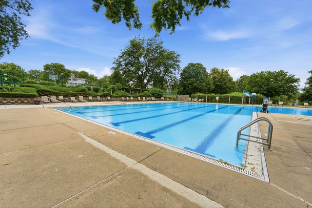 1811 Carlisle Court, Schaumburg, IL 60194