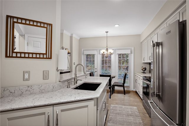 313 Kingsberry Cir, Mt Lebanon, PA 15234