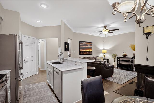 313 Kingsberry Cir, Mt Lebanon, PA 15234