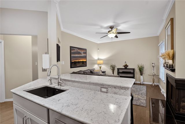 313 Kingsberry Cir, Mt Lebanon, PA 15234