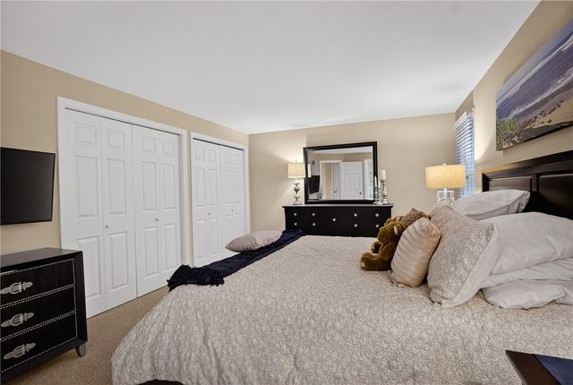 313 Kingsberry Cir, Mt Lebanon, PA 15234
