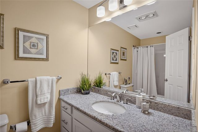 313 Kingsberry Cir, Mt Lebanon, PA 15234