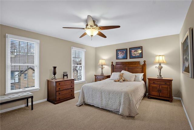 313 Kingsberry Cir, Mt Lebanon, PA 15234
