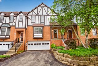 313 Kingsberry Cir, Mt Lebanon, PA 15234