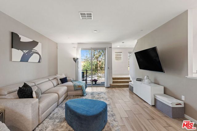 19547 Cardigan Drive, Northridge, CA 91324