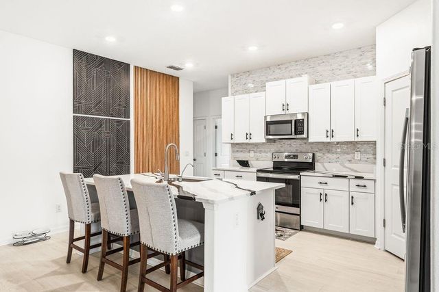 9617 BRANCHING SHIP TRACE, Wesley Chapel, FL 33545
