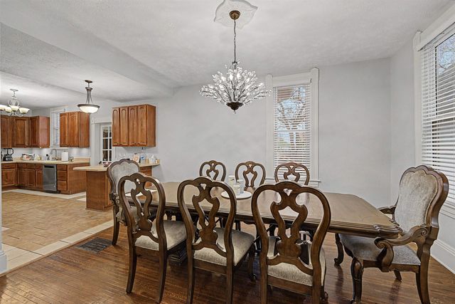 130 W Prescott Ave, Salina, KS 67401