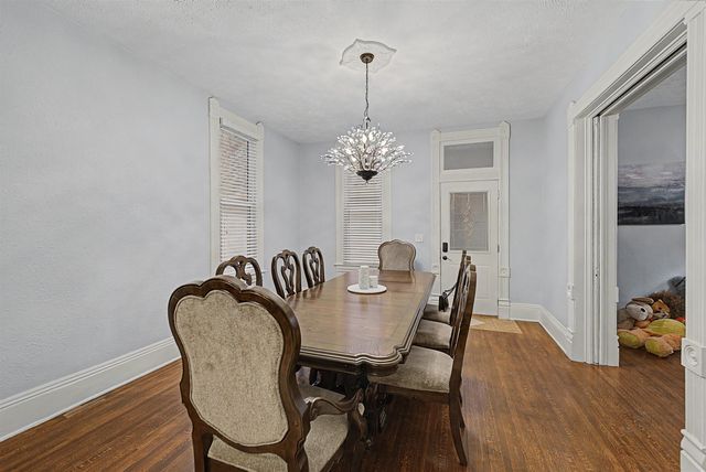 130 W Prescott Ave, Salina, KS 67401