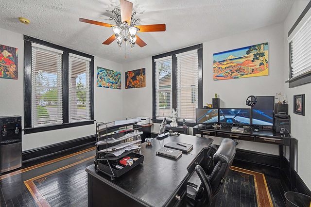 130 W Prescott Ave, Salina, KS 67401