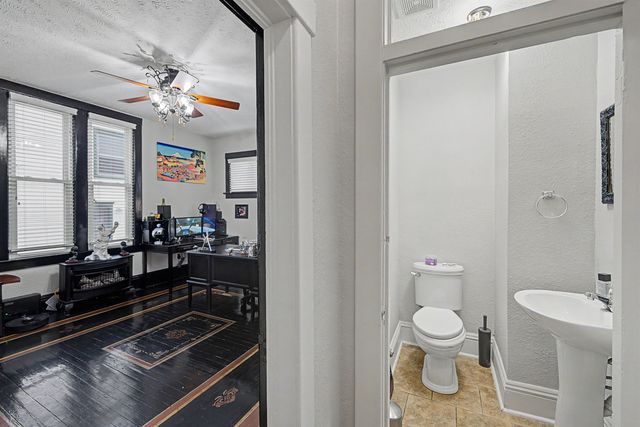 130 W Prescott Ave, Salina, KS 67401