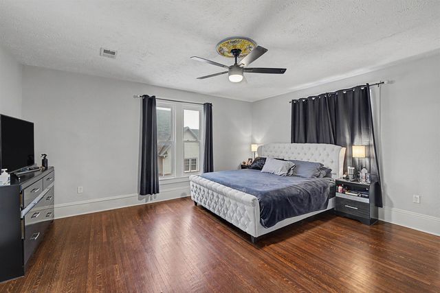 130 W Prescott Ave, Salina, KS 67401