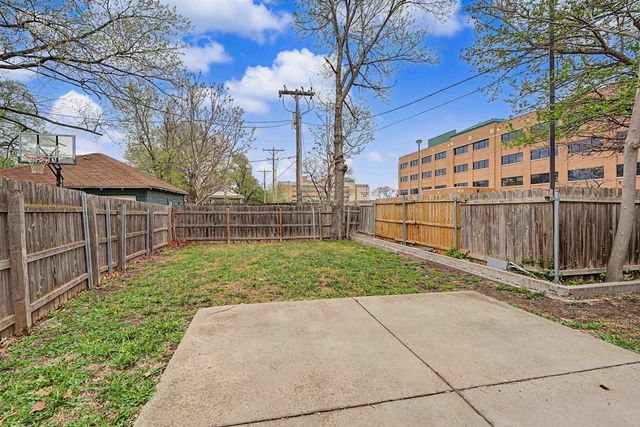 130 W Prescott Ave, Salina, KS 67401