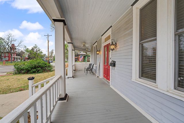 130 W Prescott Ave, Salina, KS 67401