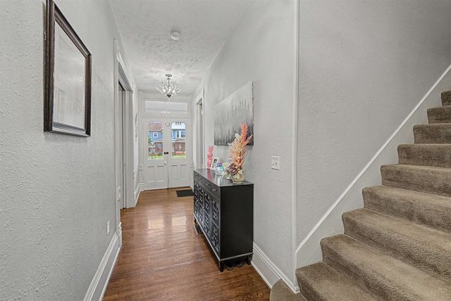 130 W Prescott Ave, Salina, KS 67401