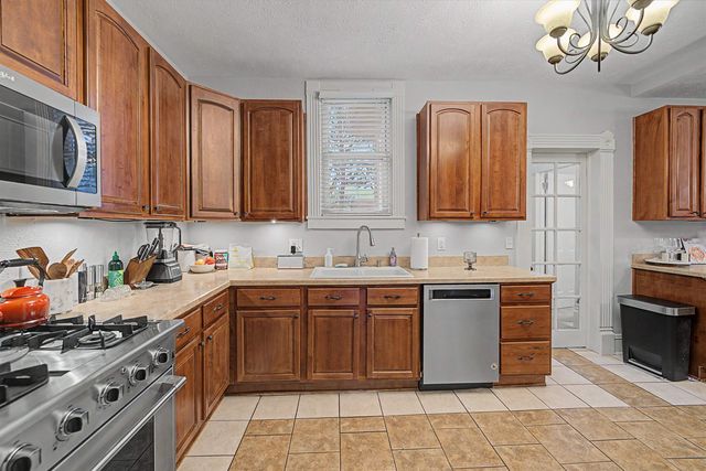 130 W Prescott Ave, Salina, KS 67401