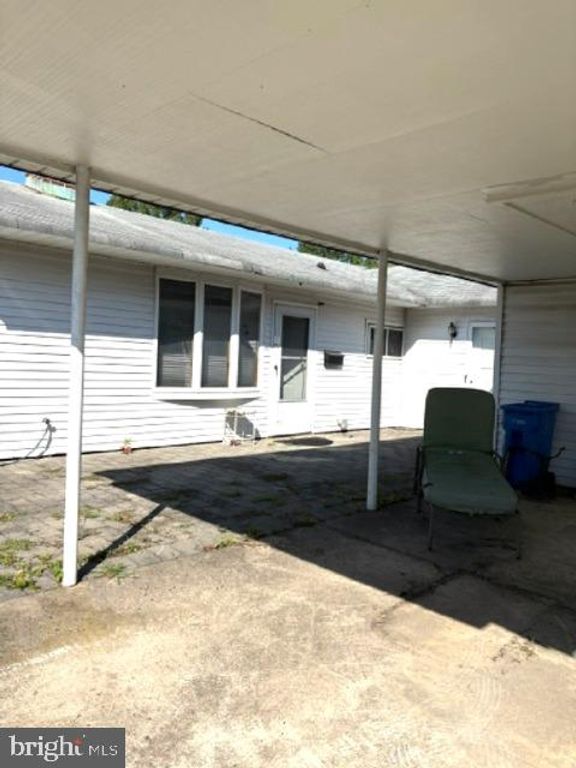 20 SCHOOLHOUSE LN, LEVITTOWN, PA 19055 — photo 2