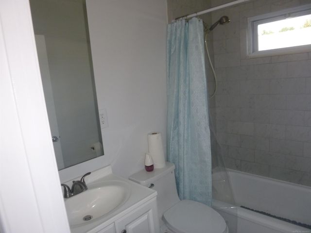 110 Manatee Avenue, Hazel Park, MI 48030