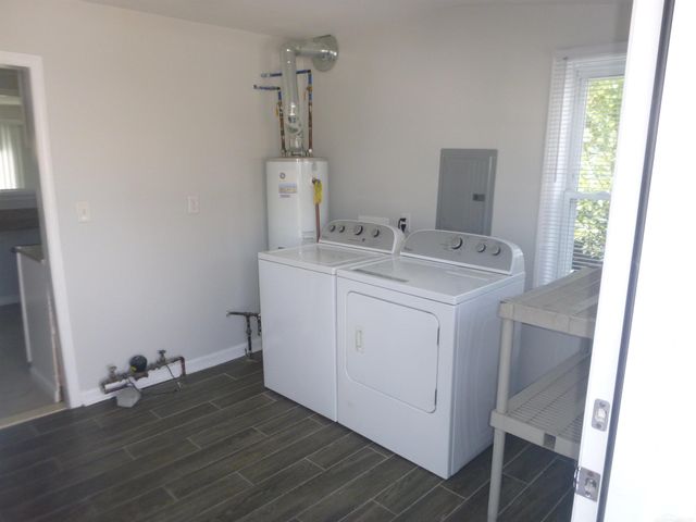 110 Manatee Avenue, Hazel Park, MI 48030