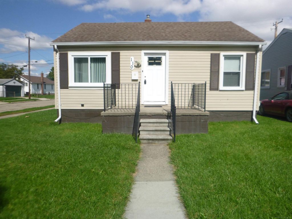 110 Manatee Avenue, Hazel Park, MI 48030