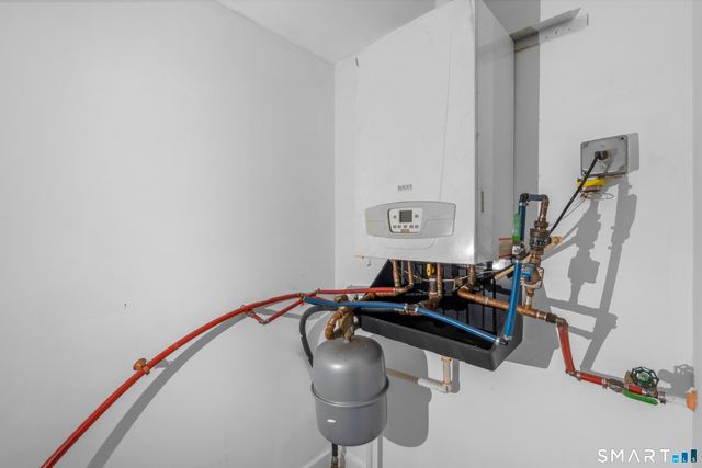 815 East Main Street, Waterbury, CT 06705