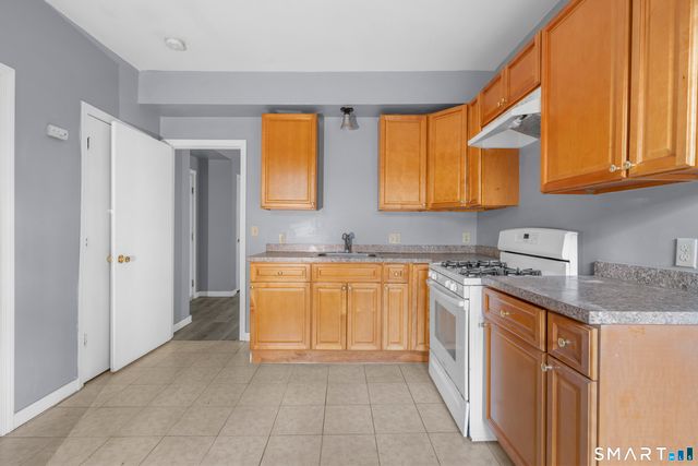 815 East Main Street, Waterbury, CT 06705