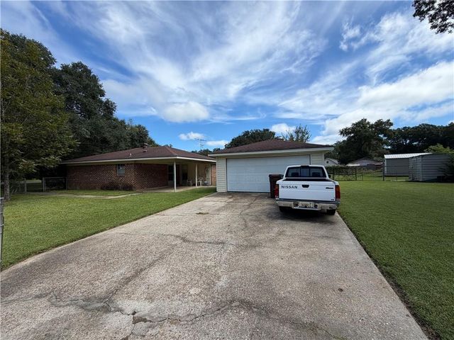 112 Orange Avenue E, Satsuma, AL 36572